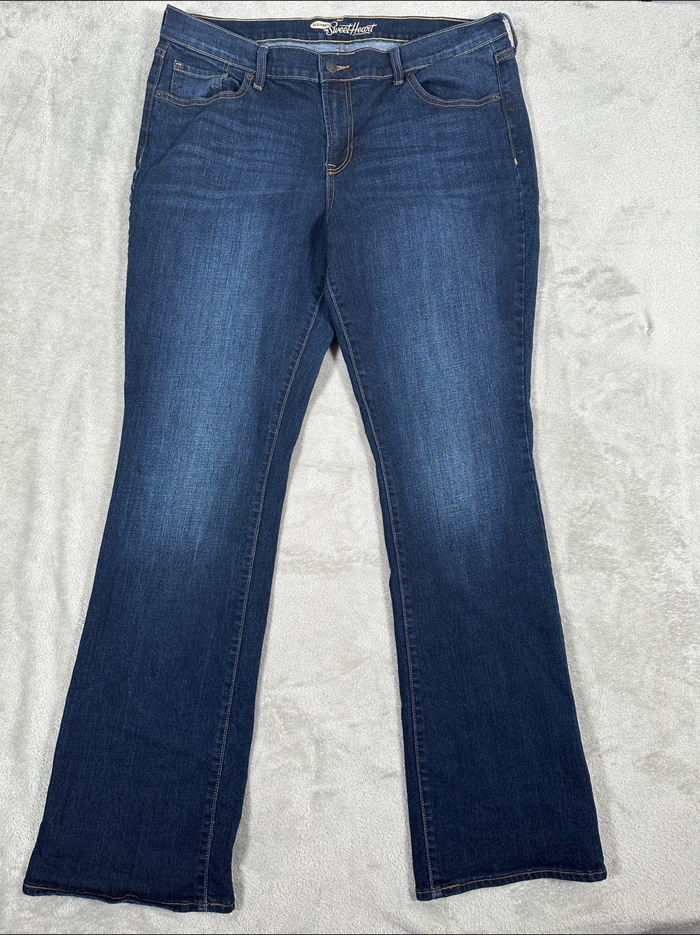 Old Navy The Sweetheart Boot-Cut/Curvy Jeans Size 18 Long  (tagged 16 Long)